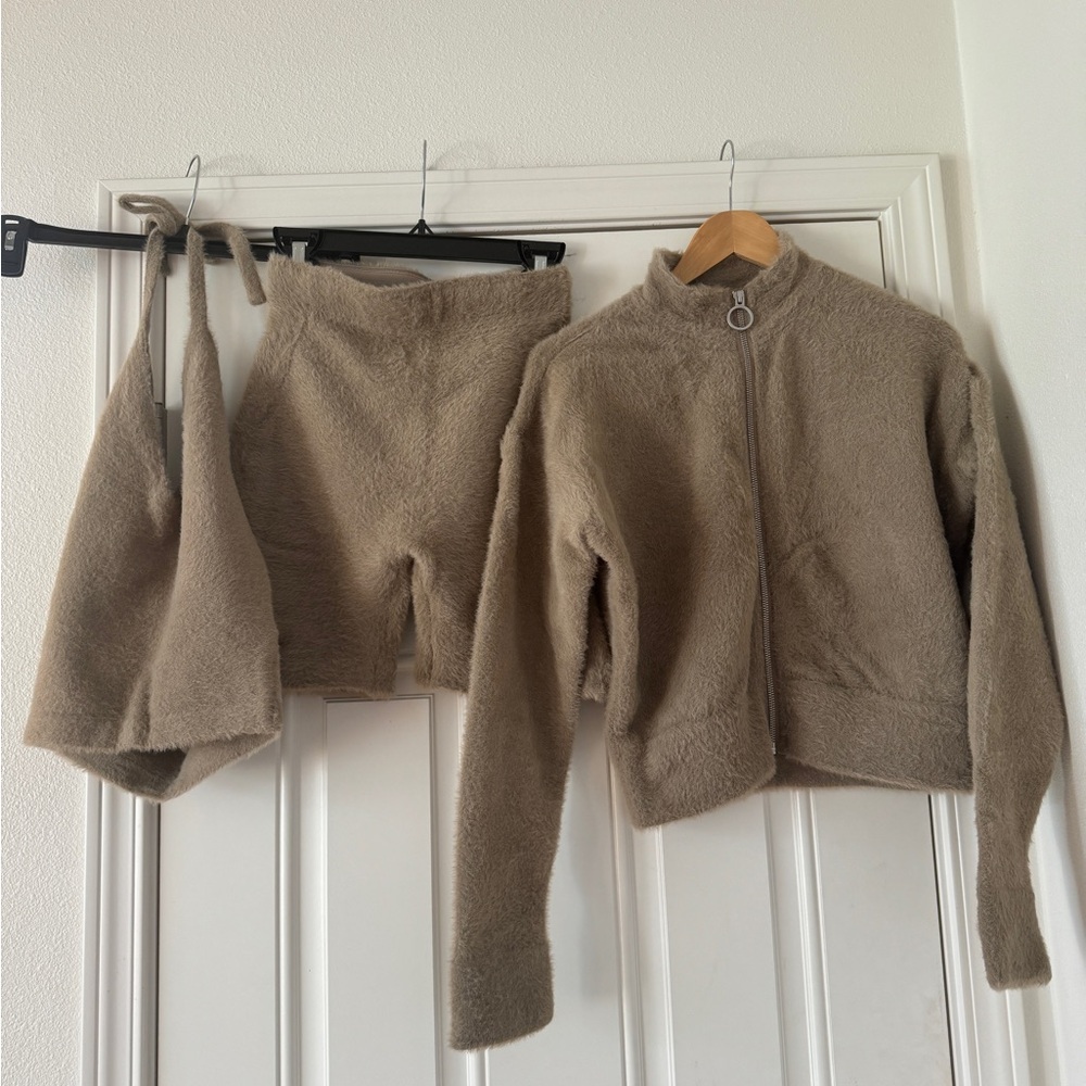 Gymshark Fuzzy Whitney Simmons 3 piece Eyelash set S Beige Taupe